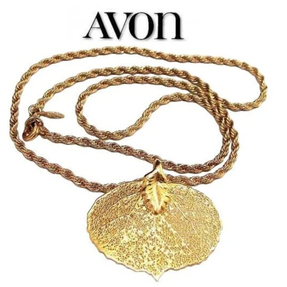 Avon 24k Leaf Pendant Necklace Gold Tone - Picture 4 of 5